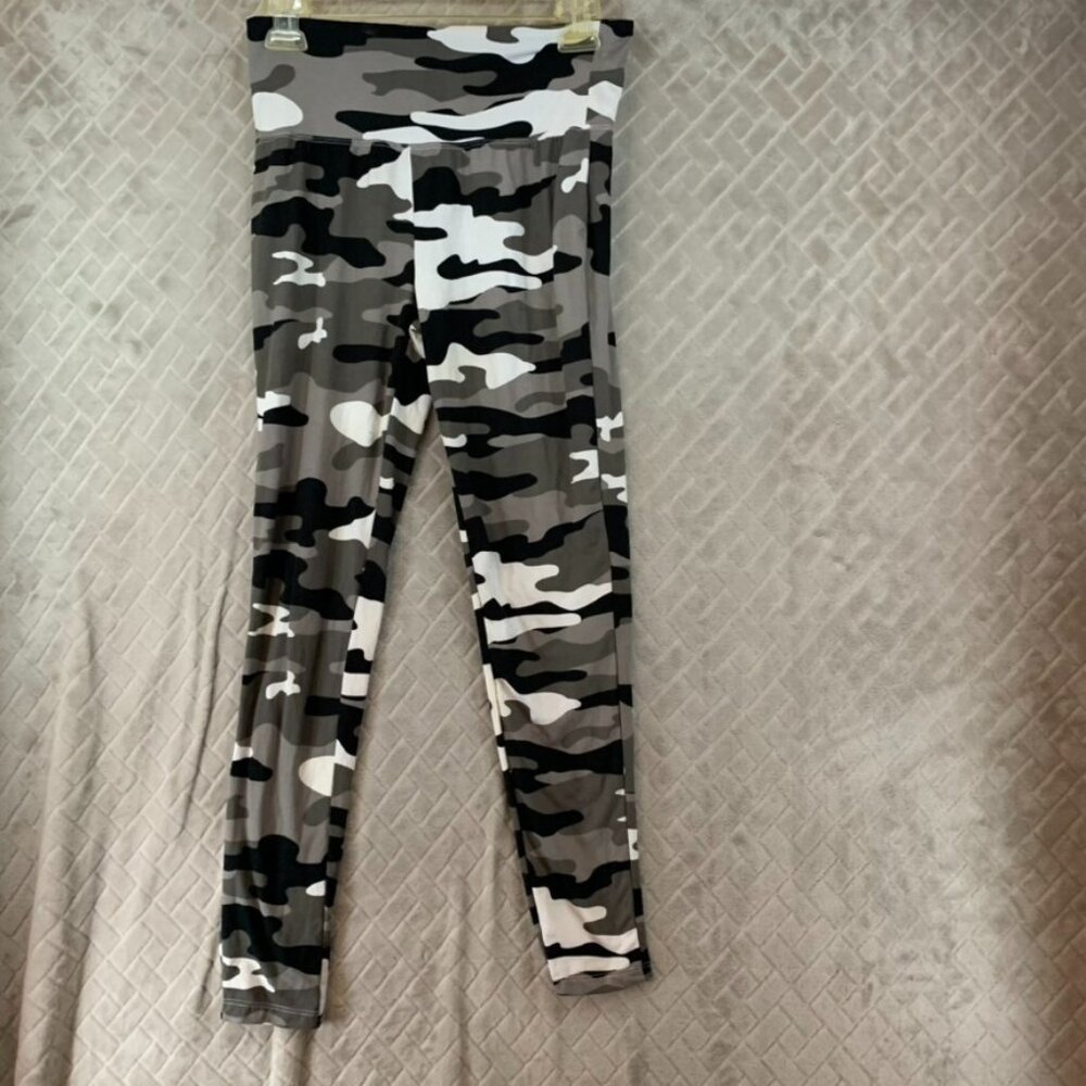Splash Bottoms Womens Medium Leggings Cropped Gray Camo Mid Rise Stretch